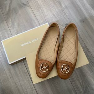 Michael Kors Lillie Moc Leather Flat in Luggage Color, Size 8M